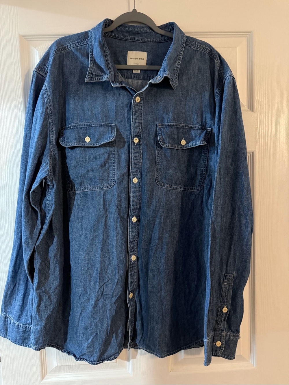 American Eagle Men’s Denim Button Down Shirt Classic Fit